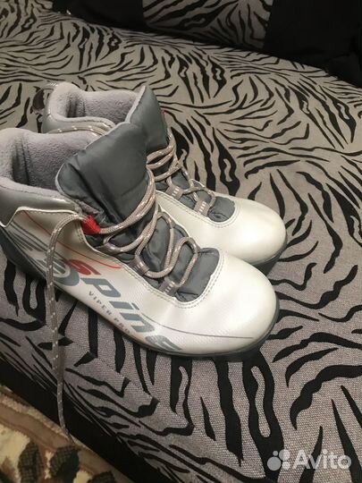 Продаю лыжные ботинки 36 размер