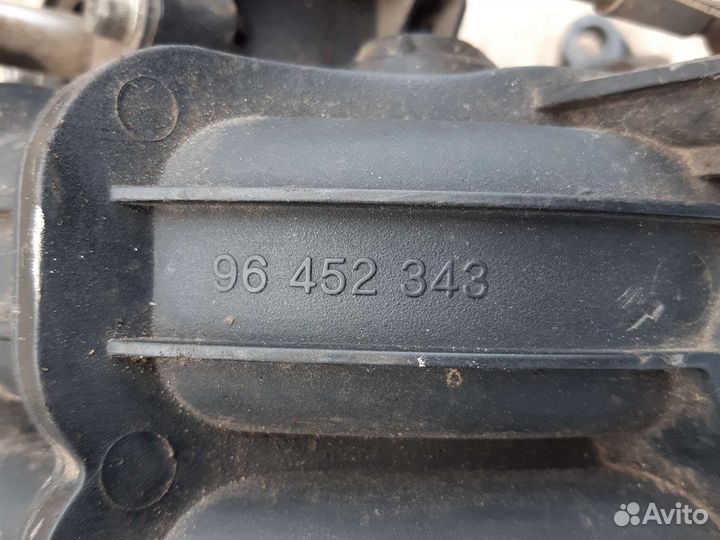 Коллектор впускной 96452343 Chevrolet Lacetti