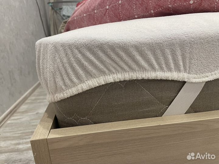 Трехместная кровать