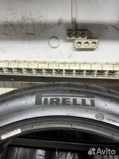 Pirelli P Zero 275/40 R22 107Y