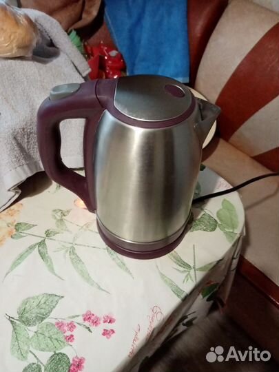 Чайник электрический Scarlett SC-E21S65 б/у