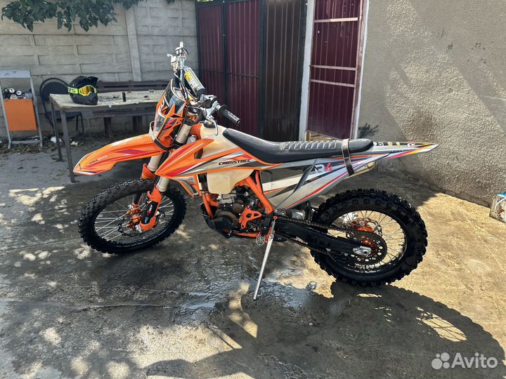 Regulmoto Crosstrec 300