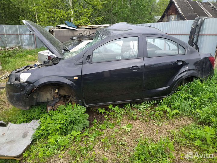 Chevrolet aveo t300 задняя левая дверь