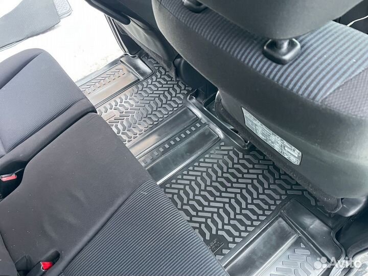 Коврики новые для Toyota Voxy / Noah 2014-2020