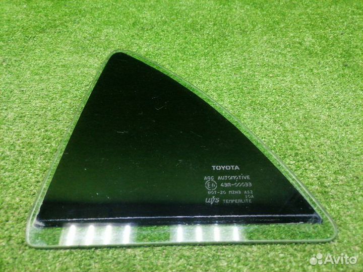 Стекло двери (форточка) заднее левое Toyota
