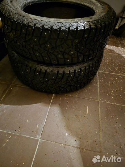 Bridgestone Blizzak Spike-02 SUV 215/60 R17 100T