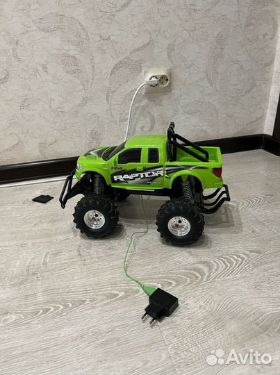 Машинка на радиоуправлении