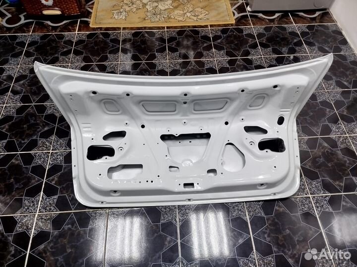 Крышка багажника Kia Rio 3