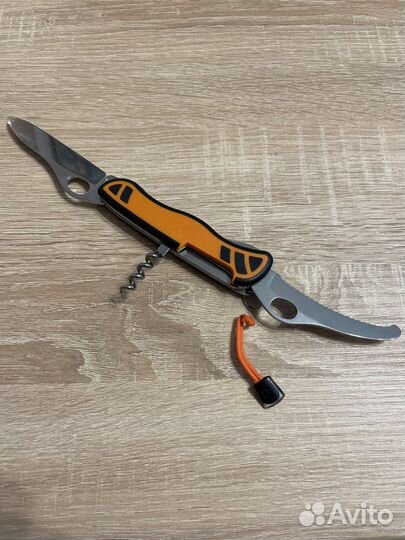 Нож Victorinox Hunter XS 0.8331.MC9