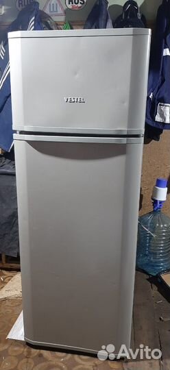 Холодильник Vestel