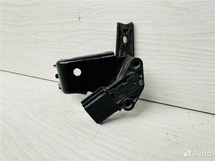 Датчик положения кузова передний правый Audi Q7 4M