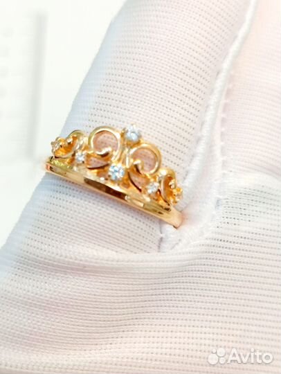 Золотое кольцо с камнем 17р