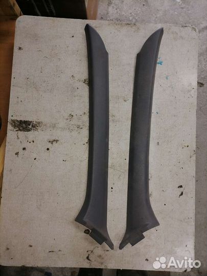 Обшивка передней стойки Nissan Terrano 2