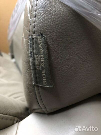 Кожаные передние сиденья бу