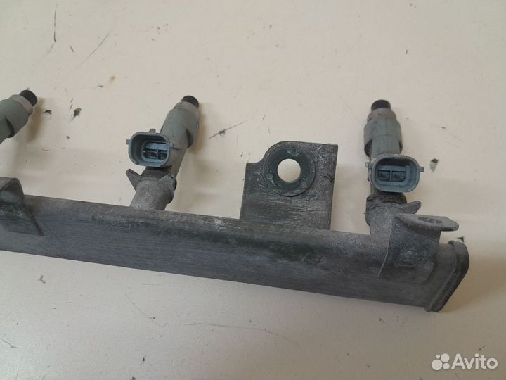 Рейка топливная рампа Suzuki Liana 2001-2007