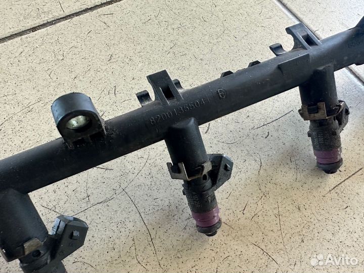 Топливная рампа Рено Меган 2 Megane