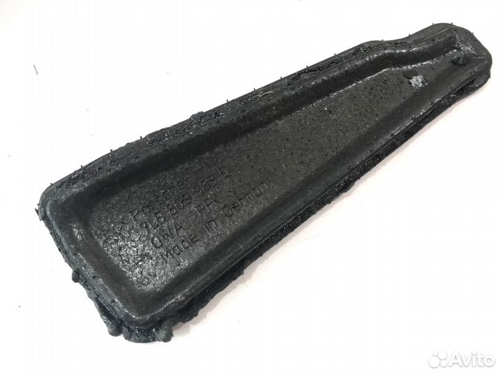 Заглушки амортизаторов багажника Porsche Cayenne