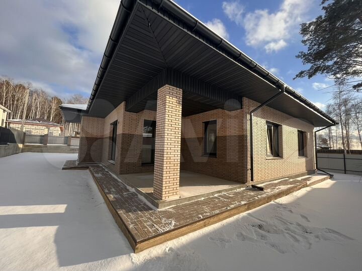 Коттедж 217 м² на участке 8 сот.