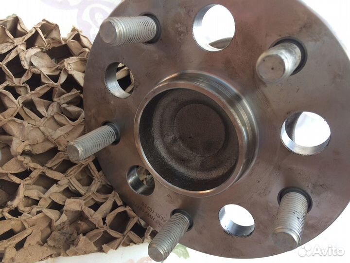 Ступица задняя левая тойота, лексус
