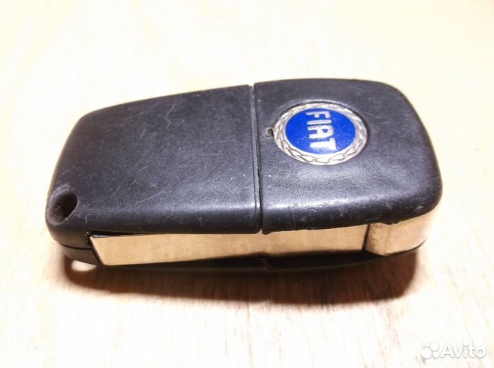 Fiat Iveco 3 button remote key TRW 210401 PCF7941