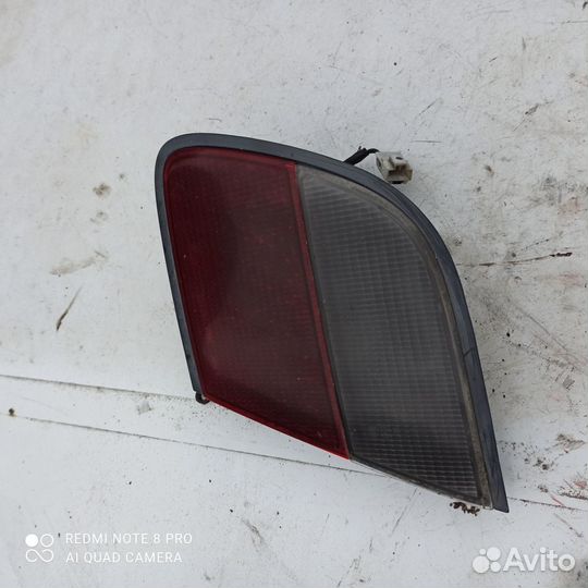 Фонарь правый крышки багажника Nissan Almera n15