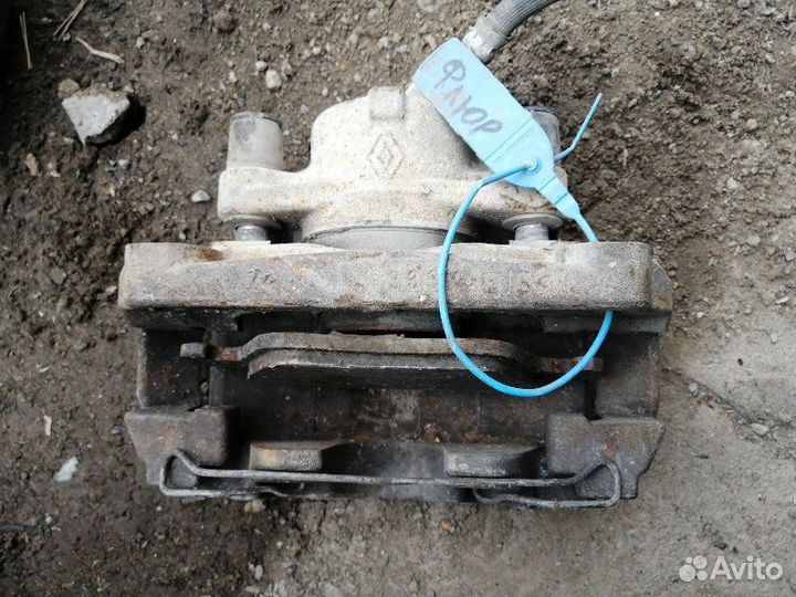 Суппорт передний правый Renault Fluence L30R