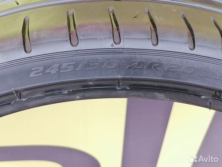 Pirelli P Zero PZ4 245/30 R20