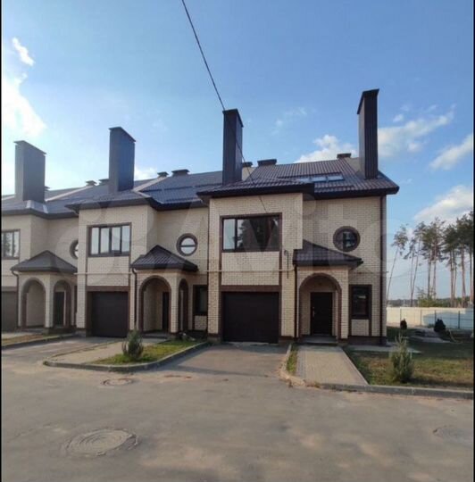 Таунхаус 230 м² на участке 3 сот.