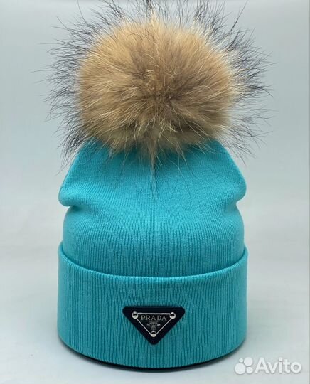 Женская зимняя шапка Prada