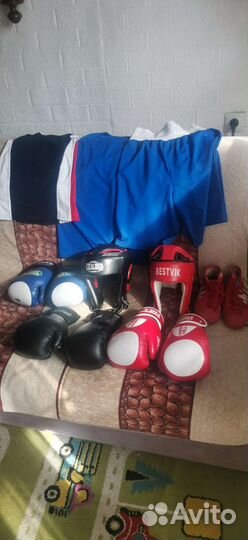 Боксерские перчатки