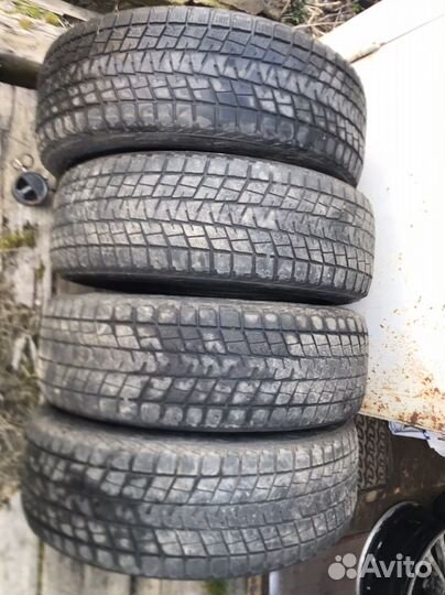 Bridgestone Blizzak DM-V1 235/65 R18