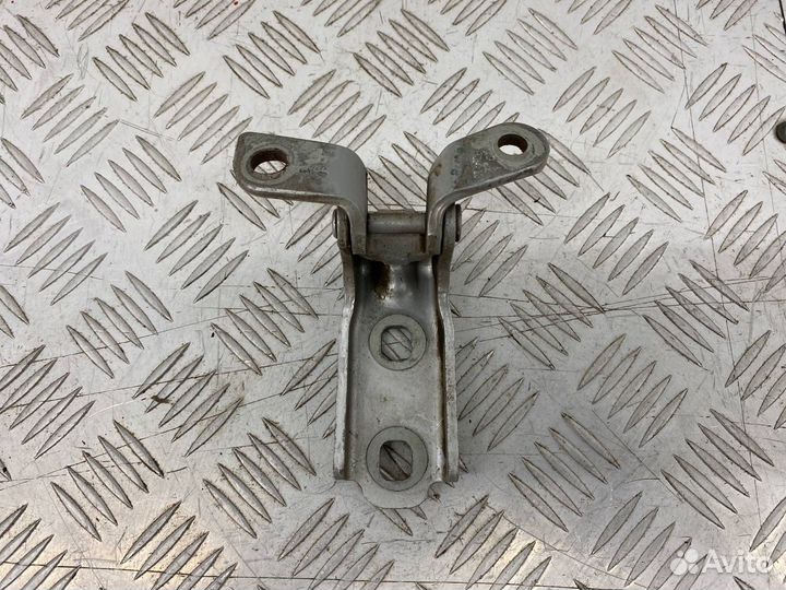 Б/У петля двери задний левый Chevrolet Cruze J300