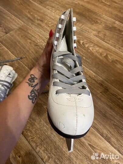 Коньки фигурные женские