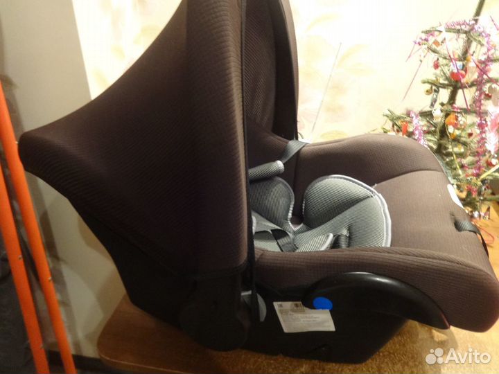 Автомобильное кресло
