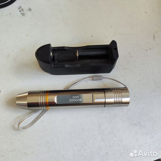 Фонарик ультрафиолетовый