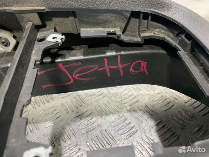 Подлокотник Volkswagen Jetta 6 162