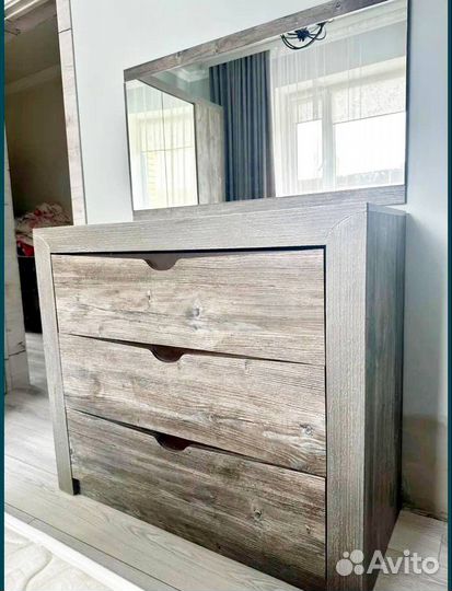 Спальный гарнитур