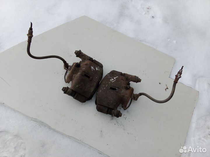 Суппорта тормозные Toyota Hiace 3 поколение