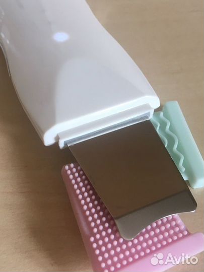 Ультразвуковой аппарат для чистки лица