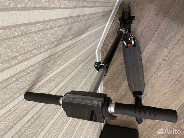 Электрический самокат E-scooter