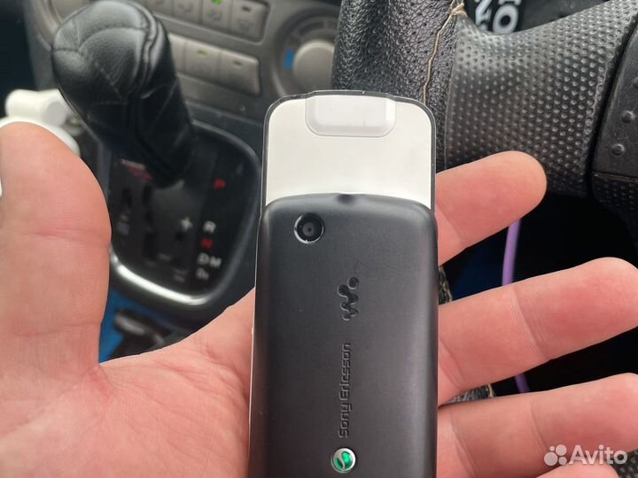 Телефон sony ericsson