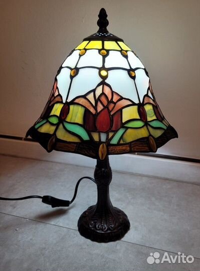 Настольная лампа светильник под Тиффани винтаж