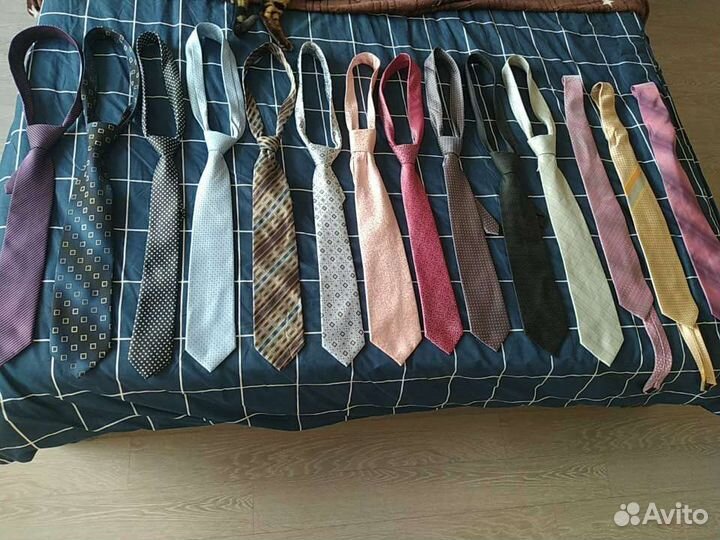 Галстуки в отличном состоянии