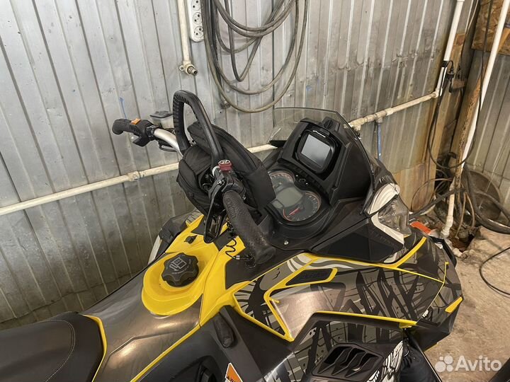 Снегоход BRP Summit 800