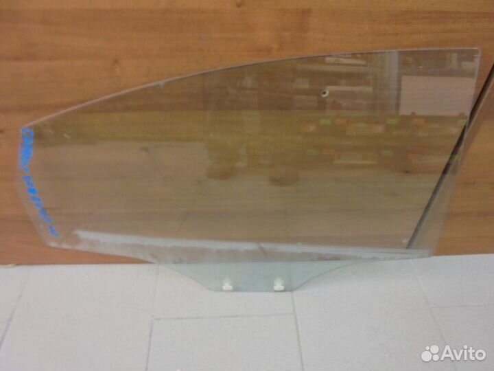 Solaris 4D с 2011 года Стекло заднее правое Б/У