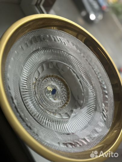 Ваза для фруктов на ножке