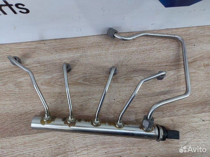 Топливная рампа Bmw 3 F30 N20B20 2012