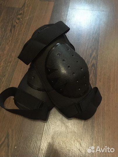 Наколенники