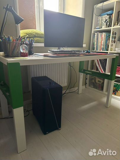 Письменный стол для школьника IKEA