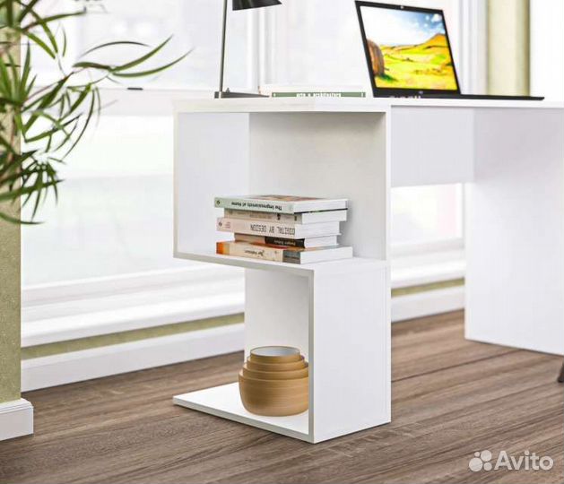 Компьютерный стол белый